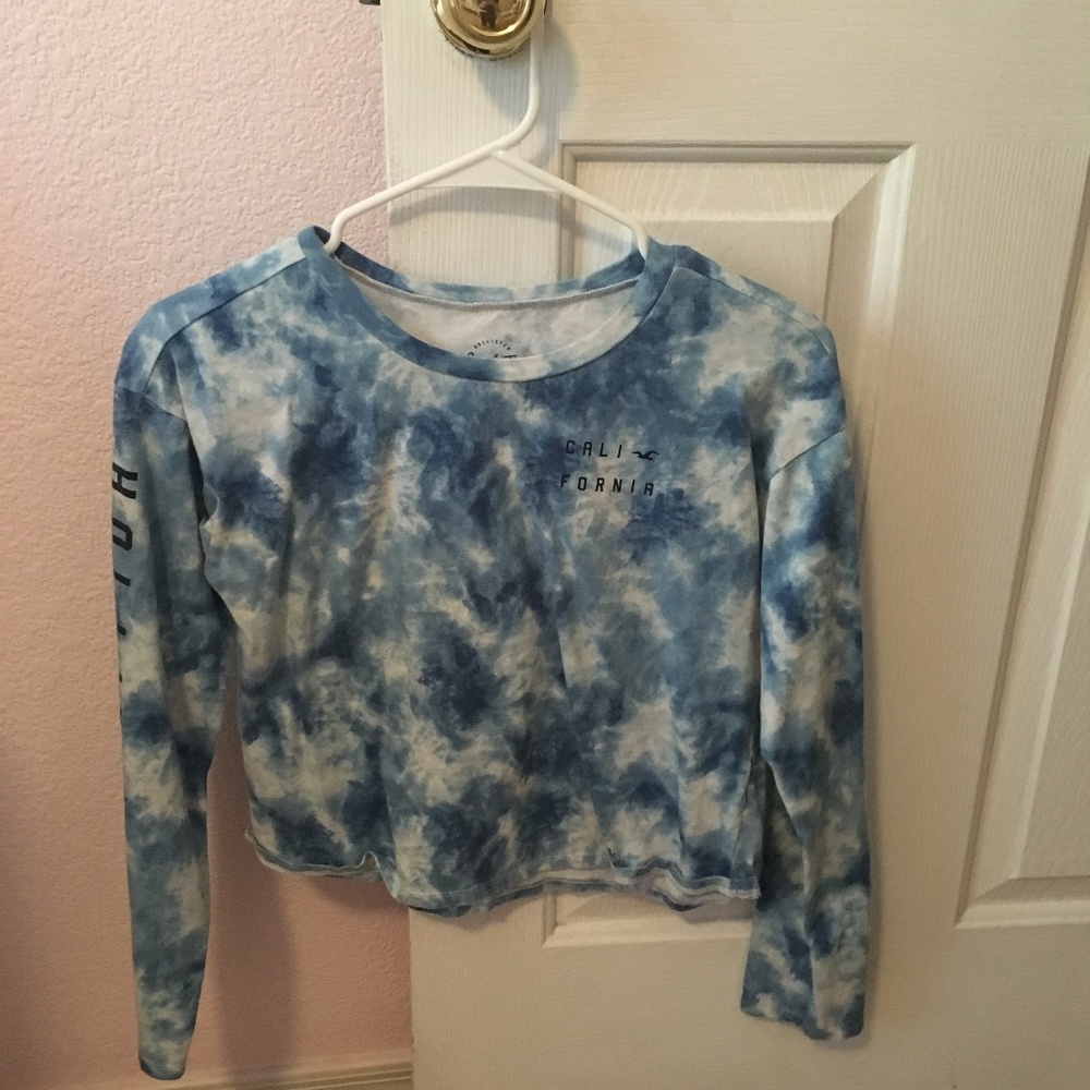 Blue tie dye long sleeve shirt